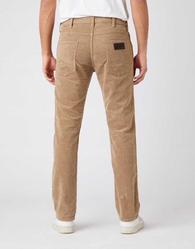 Spodnie-Wrangler-Greensboro-W15QA2C04-W36-L34-Kolor-bezowy.jpg
