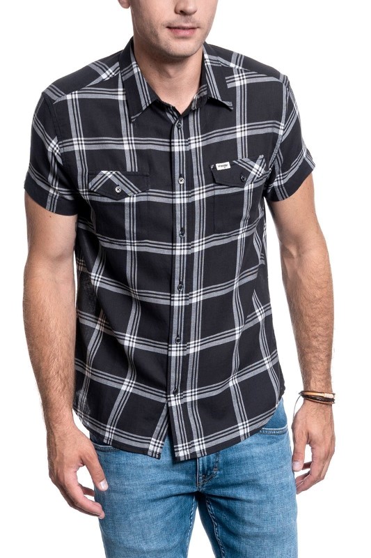 pol_pl_KOSZULA-MESKA-WRANGLER-SS-2PKT-FLAP-SHIRT-FADED-BLACK-W5J5ORXV6-23180_4.jpg