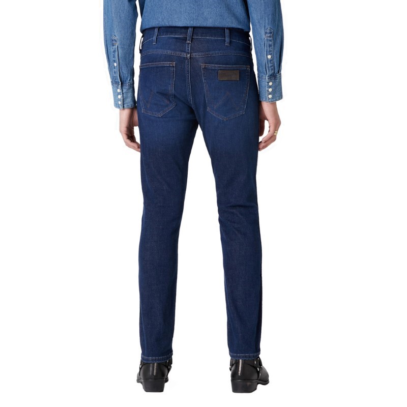 wrangler-larston-jeans-taper-soft-spot-w18s-ao-68n-back.jpg