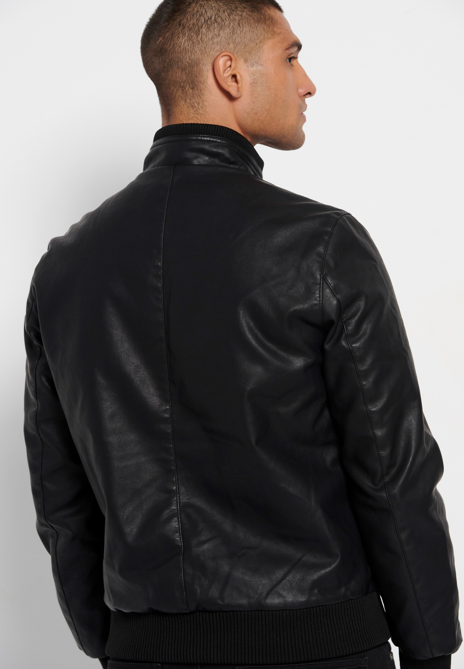 FBM008-062-01_BLACK_5