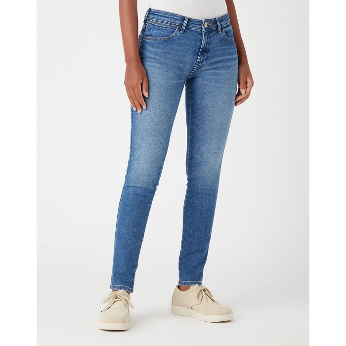 wrangler-112342780-skinny-fit-jeans.jpg
