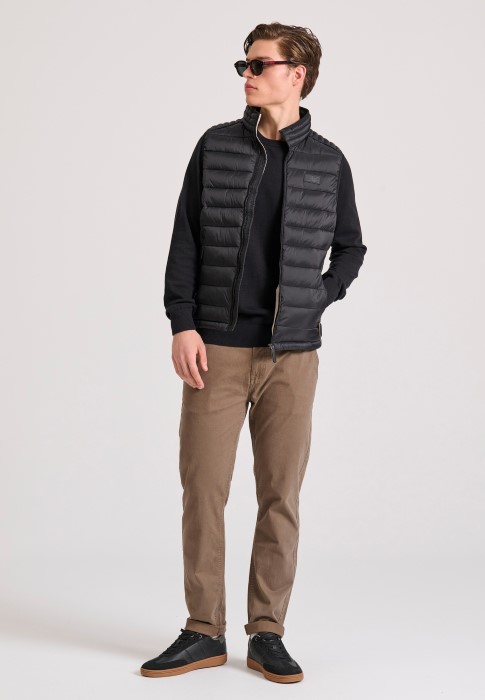 GAM010-501-01_BLACK_2